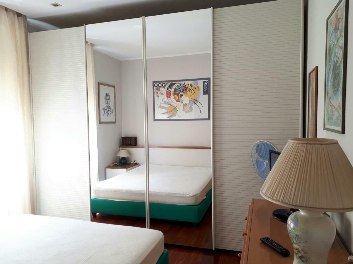 Appartement Rey Apartament à Rome Extérieur photo